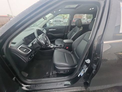 Used 2025 Kia Seltos EX w/ EX Sunroof Package FWD image 12