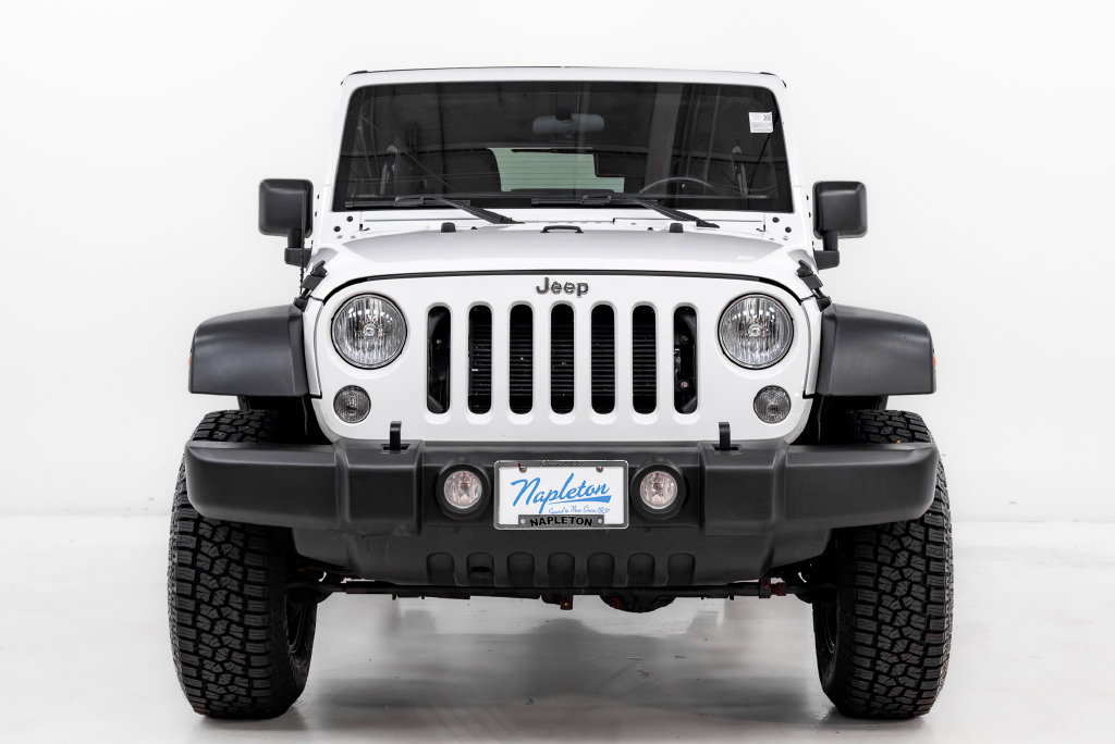 Used 2018 Jeep Wrangler Unlimited Sport w/ Connectivity Group AWD/4WD image 3