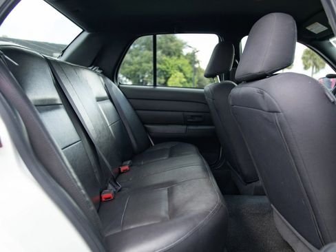 Used 2005 Ford Crown Victoria Police Interceptor RWD image 14