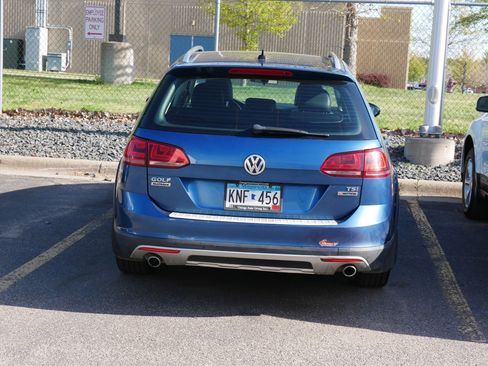 Used 2017 Volkswagen Golf Alltrack SE AWD/4WD image 4