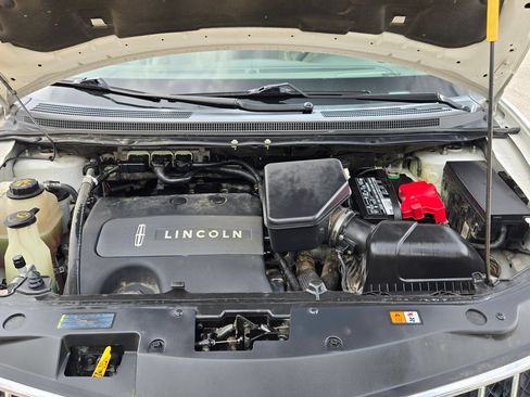 Used 2012 Lincoln MKX FWD image 32
