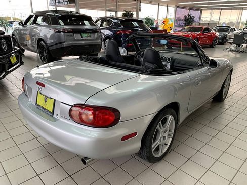 Used 2004 MAZDA MX-5 Miata LS RWD image 5