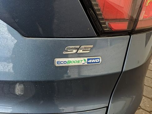 Used 2018 Ford Escape SE image 7