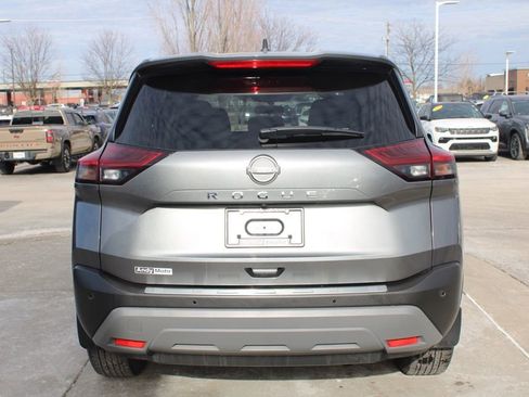 Used 2023 Nissan Rogue S image 8