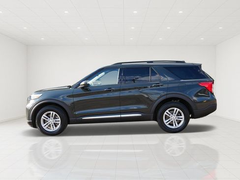 Certified 2023 Ford Explorer XLT w/ Equipment Group 202A AWD/4WD image 5