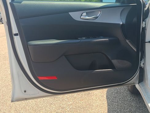 Used 2024 Kia Forte LXS FWD image 11