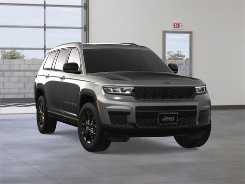 New 2025 Jeep Grand Cherokee L Altitude image 6