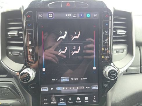 Used 2025 RAM 2500 Big Horn AWD/4WD image 21