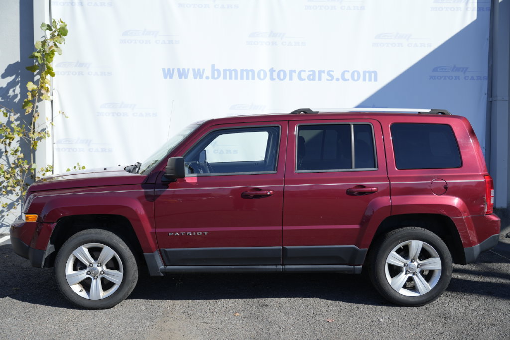 Used 2012 Jeep Patriot Limited AWD/4WD image 8