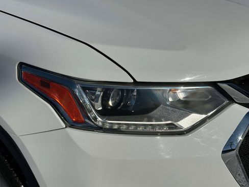 Used 2021 Chevrolet Traverse LS image 9