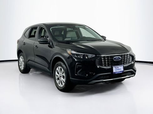 Used 2025 Ford Escape Active w/ Cold Weather Package AWD/4WD image 3