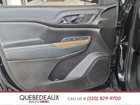 Used 2023 GMC Acadia SLE FWD image 9