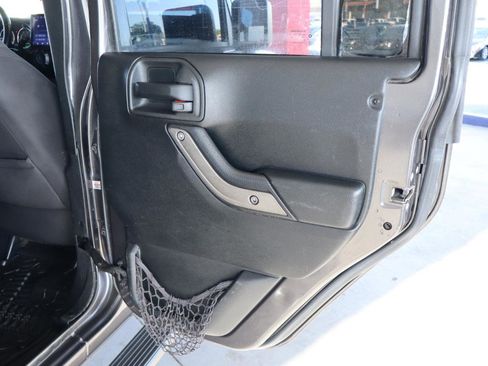 Used 2017 Jeep Wrangler Unlimited Sport w/ Quick Order Package 24S AWD/4WD image 32