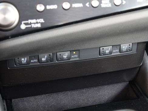 Used 2024 Lexus ES 350 350 w/ Premium Package image 23