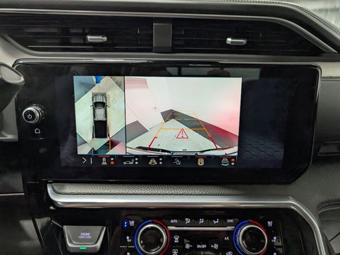 Used 2024 GMC Sierra 3500 Denali w/ Denali Reserve Package image 34