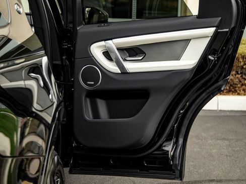 New 2026 Land Rover Discovery Sport Landmark AWD/4WD image 31