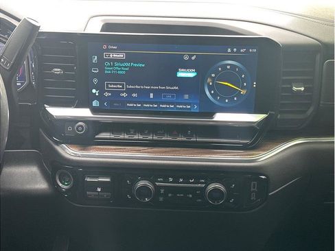 Used 2024 Chevrolet Silverado 2500 LT w/ Convenience Package image 16