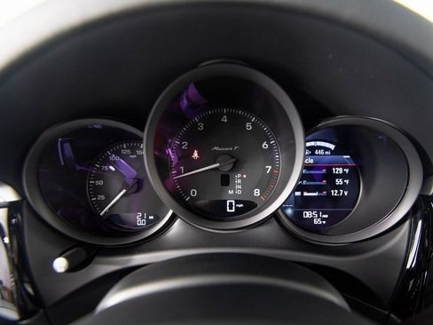 New 2026 Porsche Macan Turbo image 23