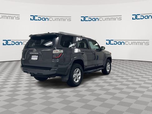 Used 2018 Toyota 4Runner SR5 AWD/4WD image 8