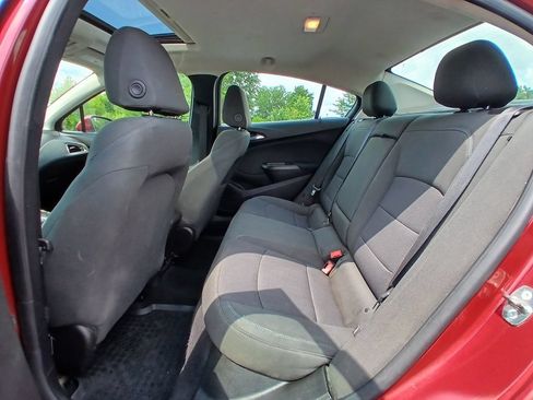 Certified 2018 Chevrolet Cruze LT w/ Sun And Sound Package FWD image 17