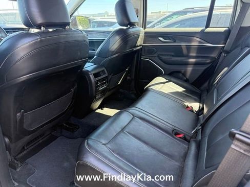 Used 2022 Jeep Grand Cherokee Limited AWD/4WD image 4