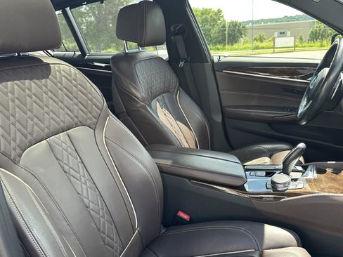 Used 2019 BMW 540i xDrive w/ M Sport Package AWD/4WD image 33