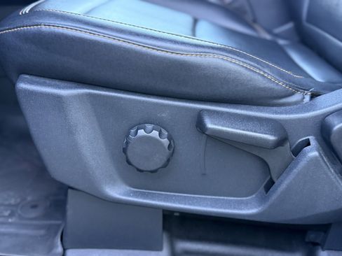 Used 2022 Ford Bronco Badlands image 11