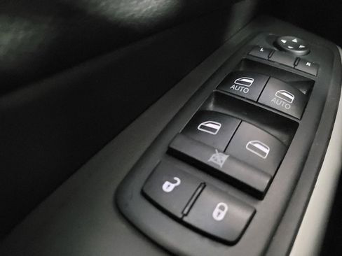 Used 2018 Jeep Cherokee Latitude Plus image 27