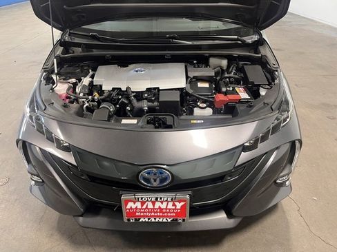 Used 2022 Toyota Prius Prime Limited image 9