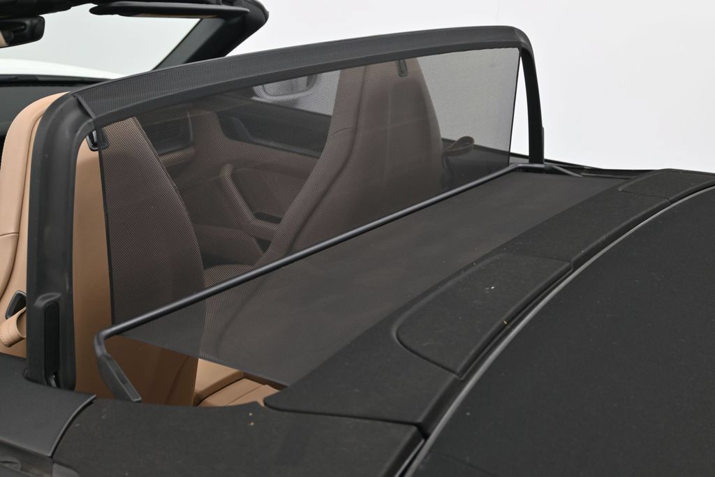Certified 2020 Porsche 911 Carrera 4S AWD/4WD image 30
