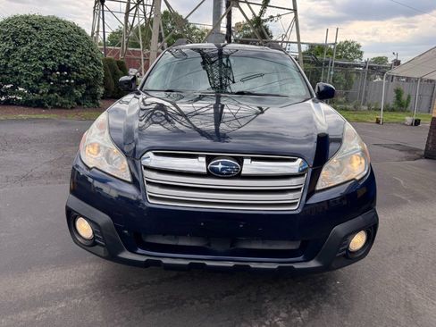Used 2014 Subaru Outback 2.5i Premium AWD/4WD image 2