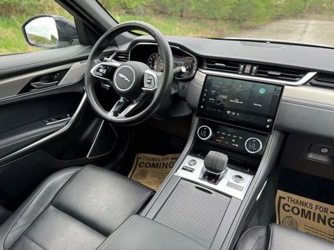Certified 2024 Jaguar F-PACE R-Dynamic S AWD/4WD image 28
