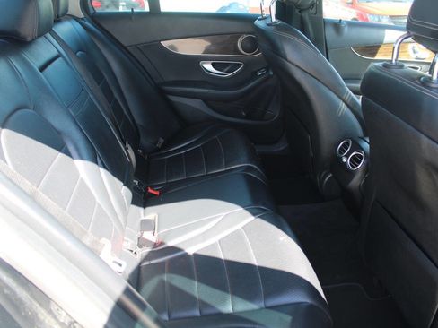 Used 2018 Mercedes-Benz C 300 4MATIC Sedan image 6