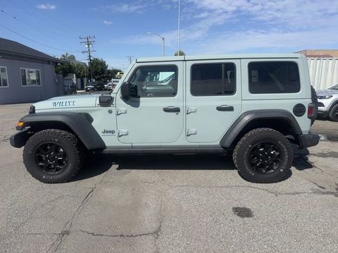 Used 2023 Jeep Wrangler Unlimited w/ 8.4" Radio Group image 8