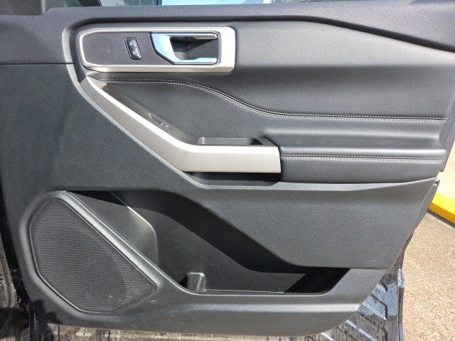 Used 2024 Ford Explorer XLT w/ Equipment Group 202A RWD image 19
