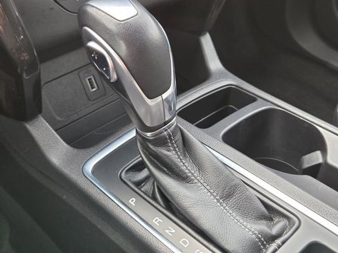 Used 2019 Ford Escape SE FWD image 32