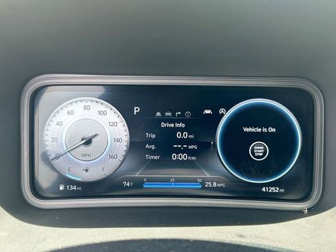 Used 2023 Hyundai Kona Limited AWD/4WD image 17