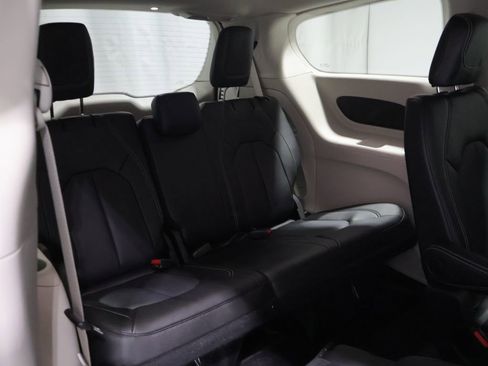 Used 2024 Chrysler Pacifica Touring-L w/ Road Tripper Package FWD image 20