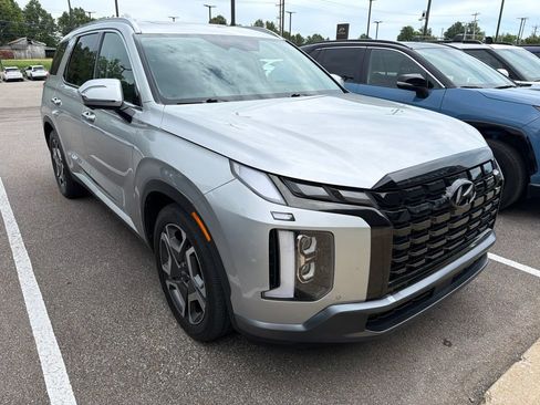 Used 2024 Hyundai Palisade SEL FWD image 3