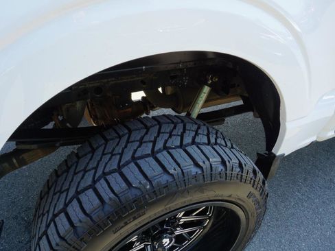 Used 2021 Ford F150 Lariat w/ Equipment Group 501A Mid image 8