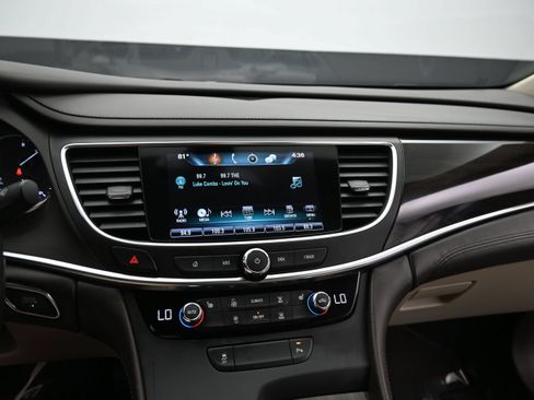Used 2017 Buick LaCrosse Essence FWD image 20