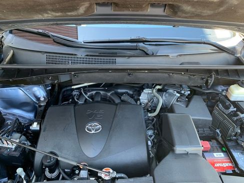 Used 2018 Toyota Highlander XLE FWD image 42