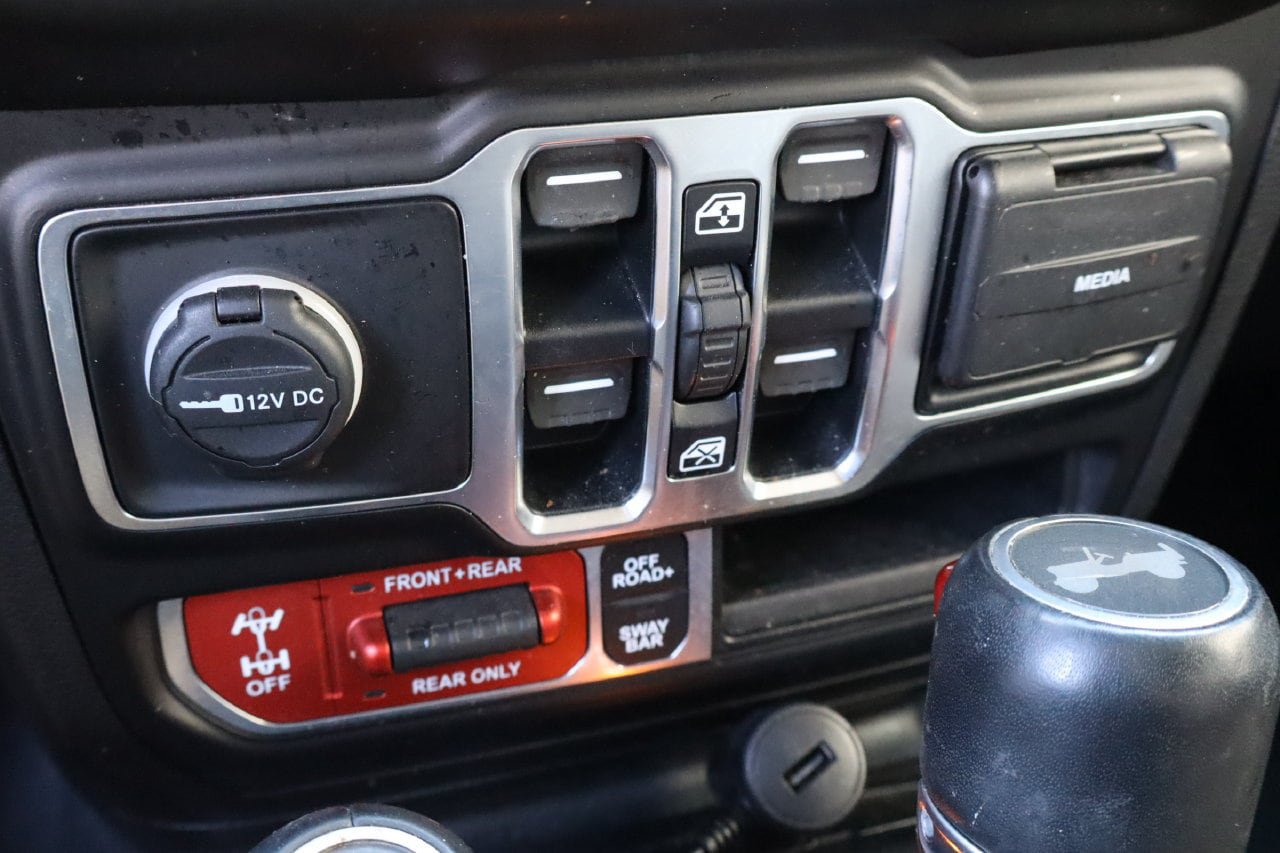 Used 2021 Jeep Wrangler Unlimited Rubicon AWD/4WD image 22