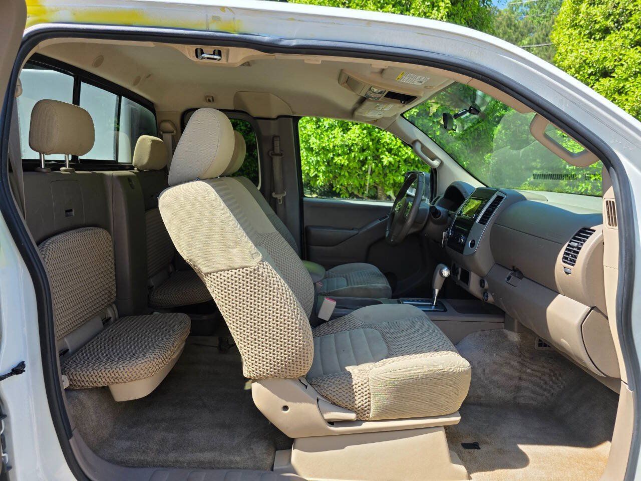 Used 2016 Nissan Frontier SV RWD image 21