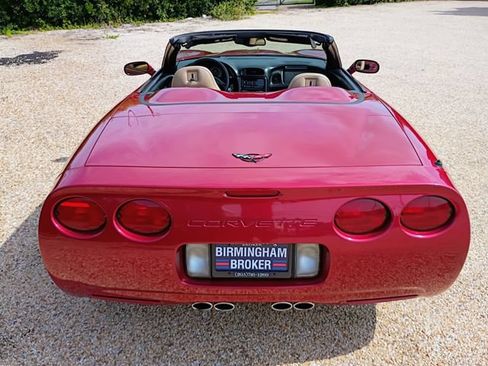 Used 2002 Chevrolet Corvette Convertible w/ Preferred Equipment Group2 RWD image 13