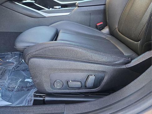 Used 2024 BMW 330i Sedan w/ Convenience Package image 23