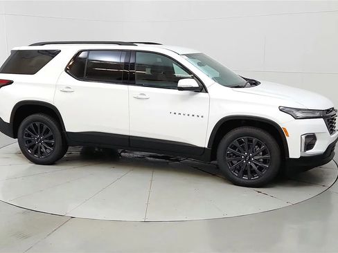 Used 2023 Chevrolet Traverse RS FWD image 8