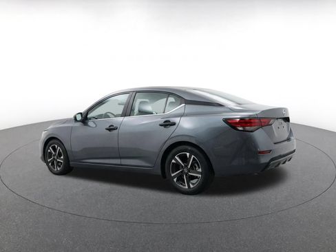 Used 2025 Nissan Sentra SV FWD image 5