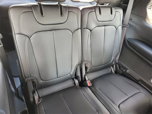 New 2025 Jeep Grand Cherokee L Limited image 16