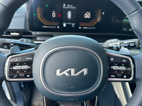 New 2026 Kia Carnival EX FWD image 24